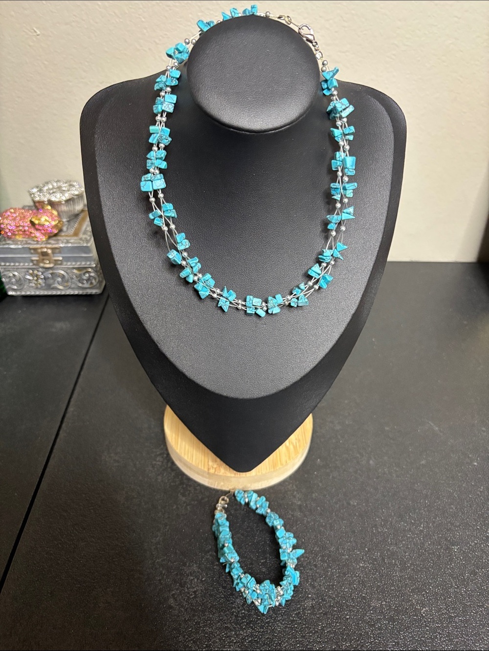 Turquoise Chip Necklace Silver Tone Choker Necklace Bracelet Jewelry Set